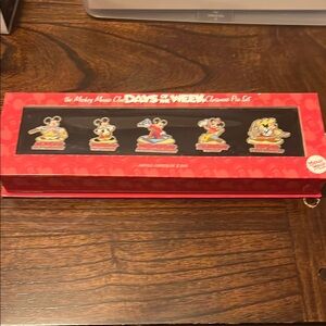 DISNEY Mickey Mouse Club Days of the Week Boxed PIN Set